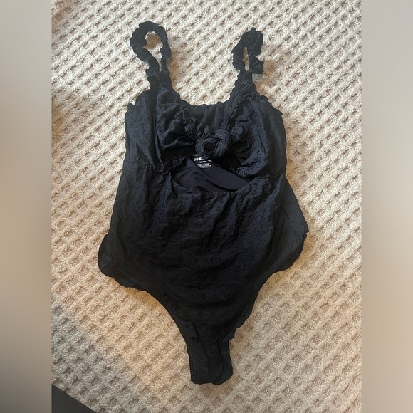 Frankies Bikinis Lucia Eyelet One-Piece Swimsuit Black 2X - Picture 8 of 9